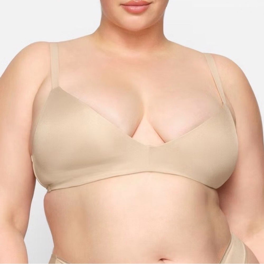 Skims Wireless Form T-Shirt Bra - Sand